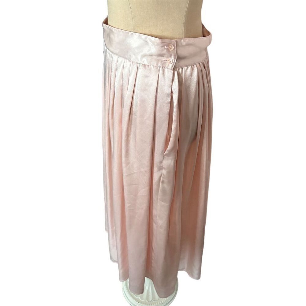 Women's Pink Satin vintage skirt - Picture 3 of 10